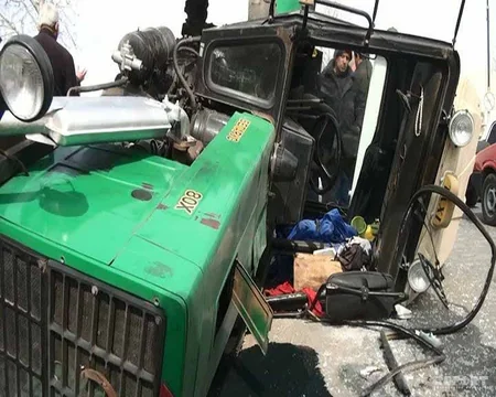 Bərdədə traktor aşdı, sürücü yaralandı - FOTO - VİDEO