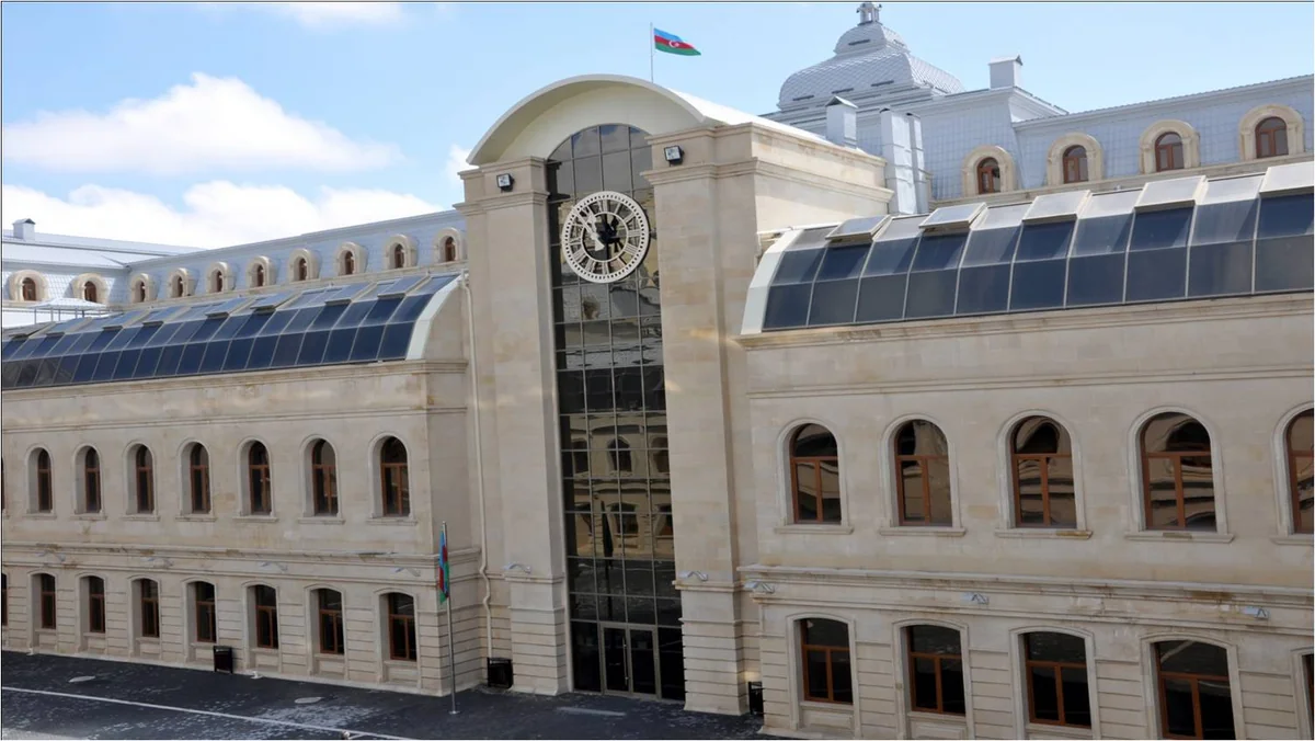 Bakıda təhsil kompleksində şagirdə qarşı seksual xarakterli zorakılıq edən məktəbli həbs edilib