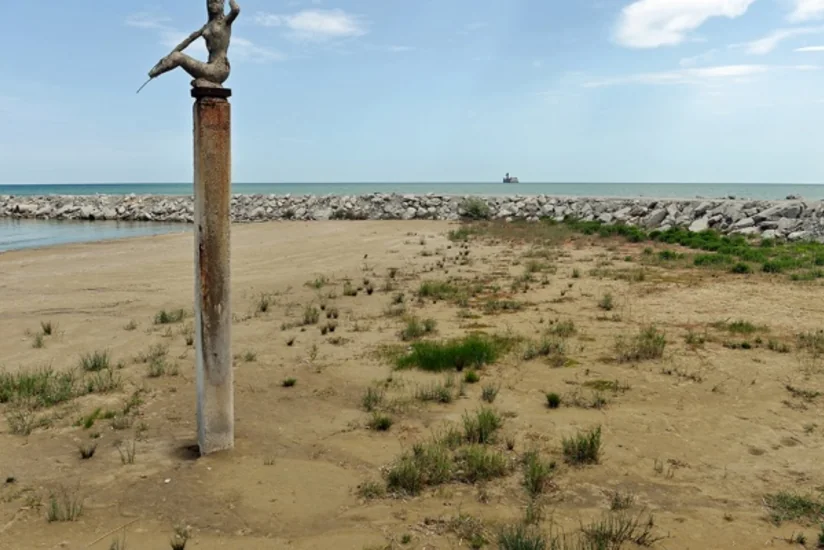 Спасатели эвакуировали со льдины в Каспийском море восемь рыбаков - ОБНОВЛЕНО
