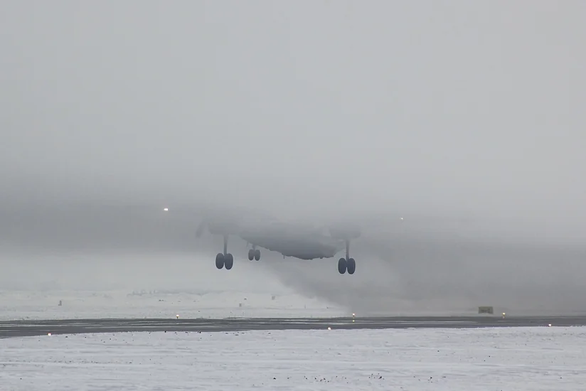 Qarlı hava şəraiti Bakı aeroportunun işinə təsir etməyib