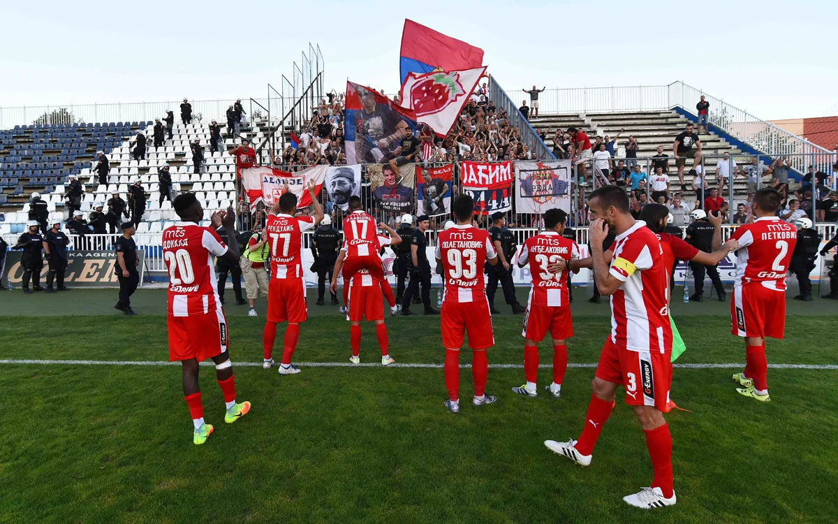 Futbol üzrə Serbiya çempionatının oyunu stadionda iğtişaşlar səbəbindən dayandırılıb
