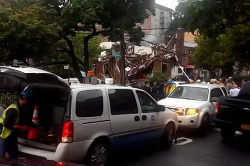 Взрыв в Нью-Йорке: погиб 1 пожарный, 4 полицейских ранены