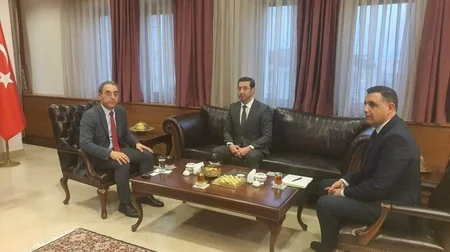 Müdafiə nazirinin müavini Türkiyənin Naxçıvandakı Baş konsulluğunda olub, başsağlığı verib