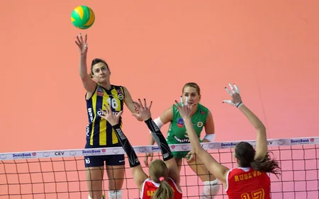 Bakının “Telekom” voleybol komandası İstanbulda Fənərbaxçanın qonağı olub