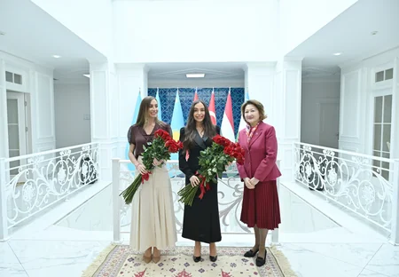 Leyla Aliyeva, Arzu Aliyeva visit Turkic Culture and Heritage Foundation
