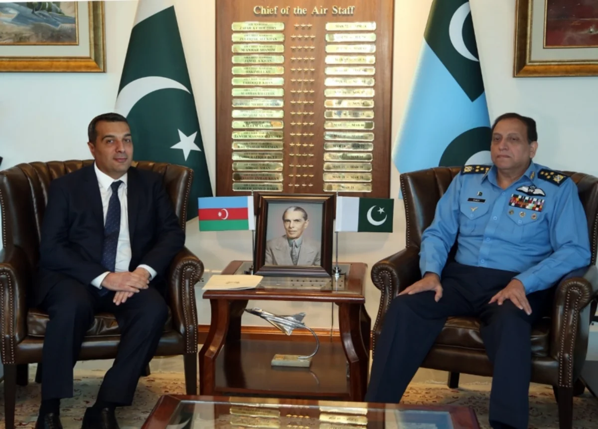 Azerbaijan, Pakistan discuss military relations