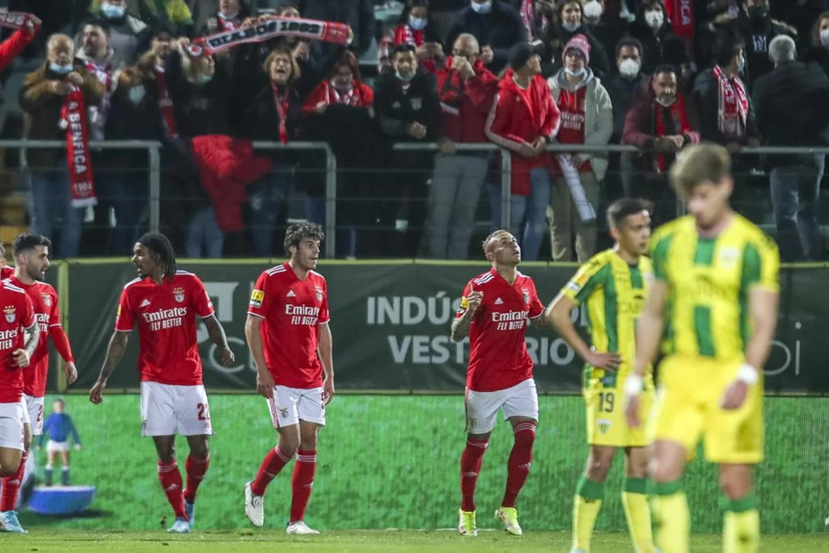 «Бенфика» на выезде обыграла «Тонделу» Рената Дадашева