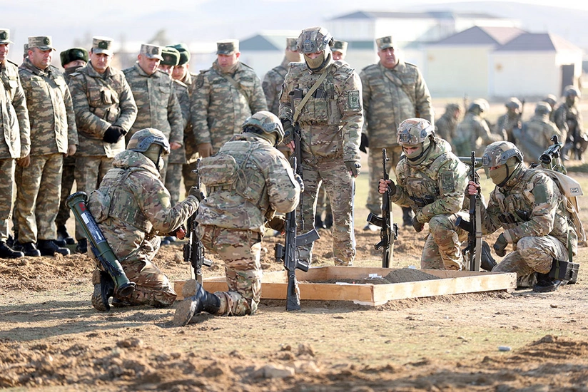 Azərbaycan Ordusunun komandirləri şərti dayaq məntəqəsinin tutulması tapşırıqlarını yerinə yetirib