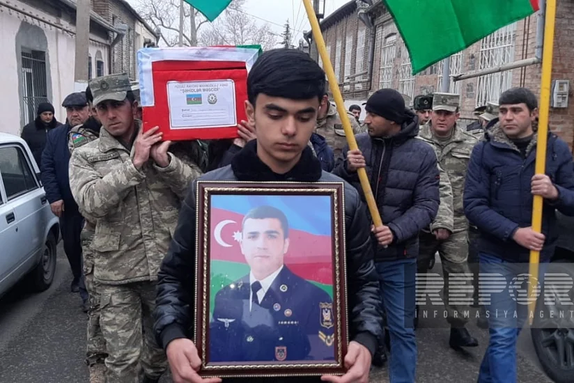 В Гяндже простились с погибшим в ДТП военнослужащим