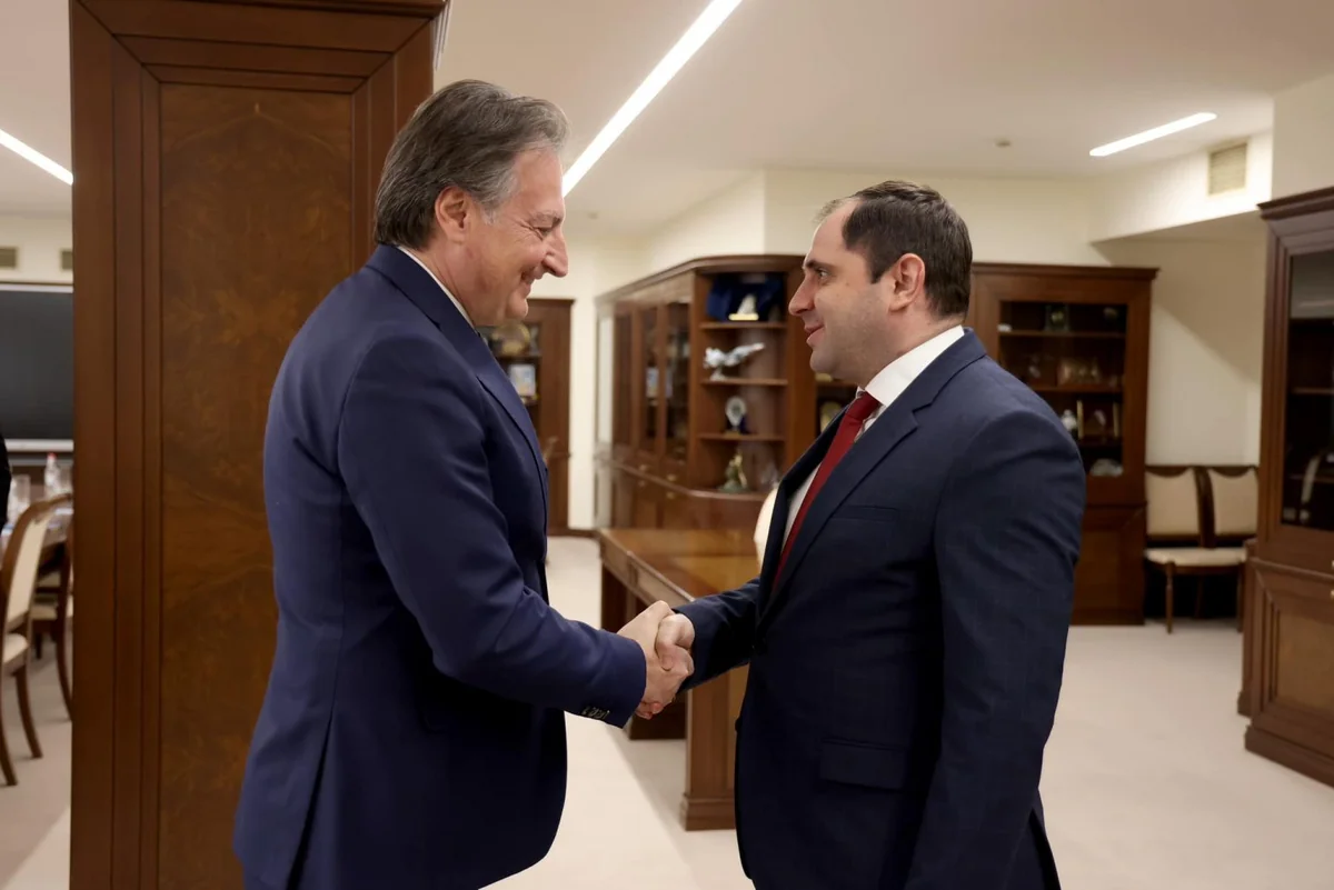 Armenian, Italian defense ministers discuss regional security