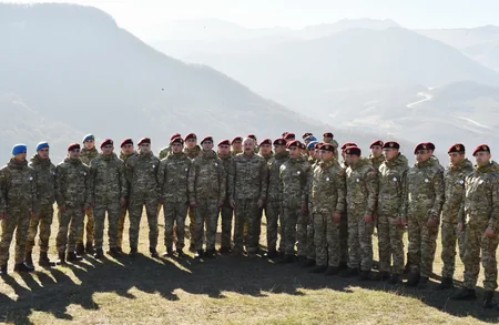 Ali Baş Komandan İlham Əliyev Şuşada hərbçilər qarşısında çıxış edib