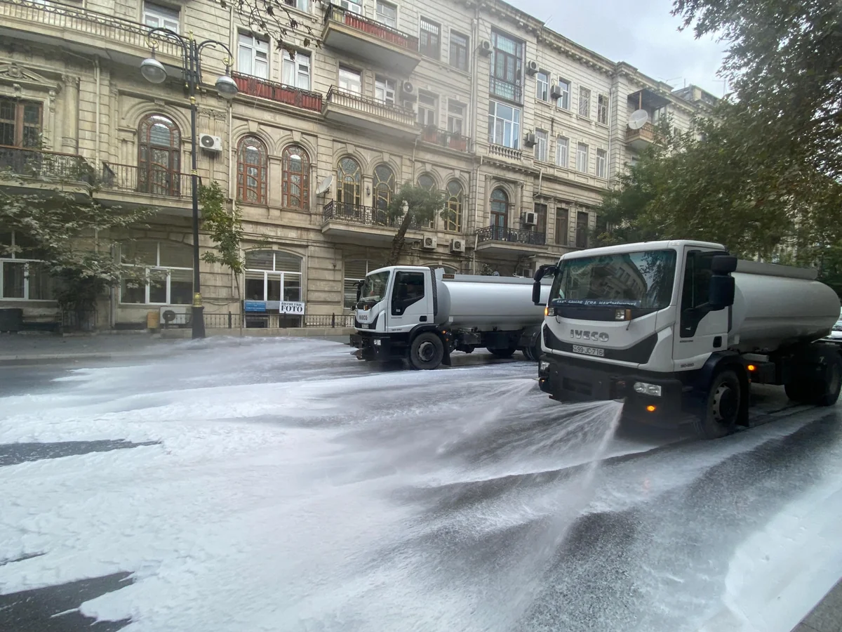 Bu gün Bakının 496 küçəsi yuyulub - YENİLƏNİB