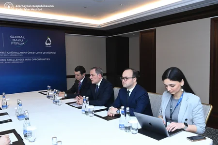 Ceyhun Bayramov Çinin Avropa məsələləri üzrə sabiq nümayəndəsi ilə regional məsələləri müzakirə edib