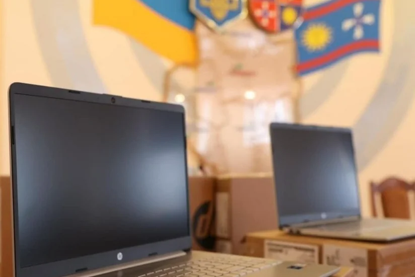 Aİ Ukraynaya 1000-dən çox notbuk göndərib