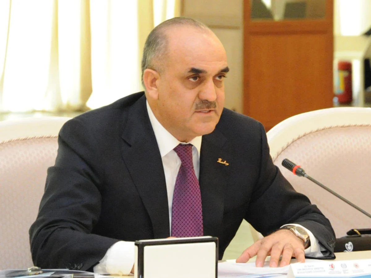Nazir: Azərbaycanda fəhlə peşələri üzrə kadr azdır