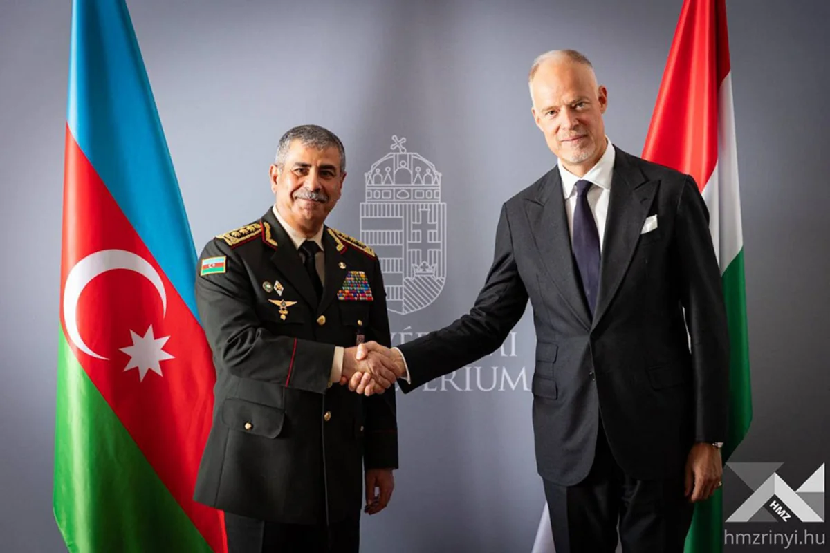 Azərbaycan və Macarıstan müdafiə nazirlərinin Budapeştdə görüşü olub