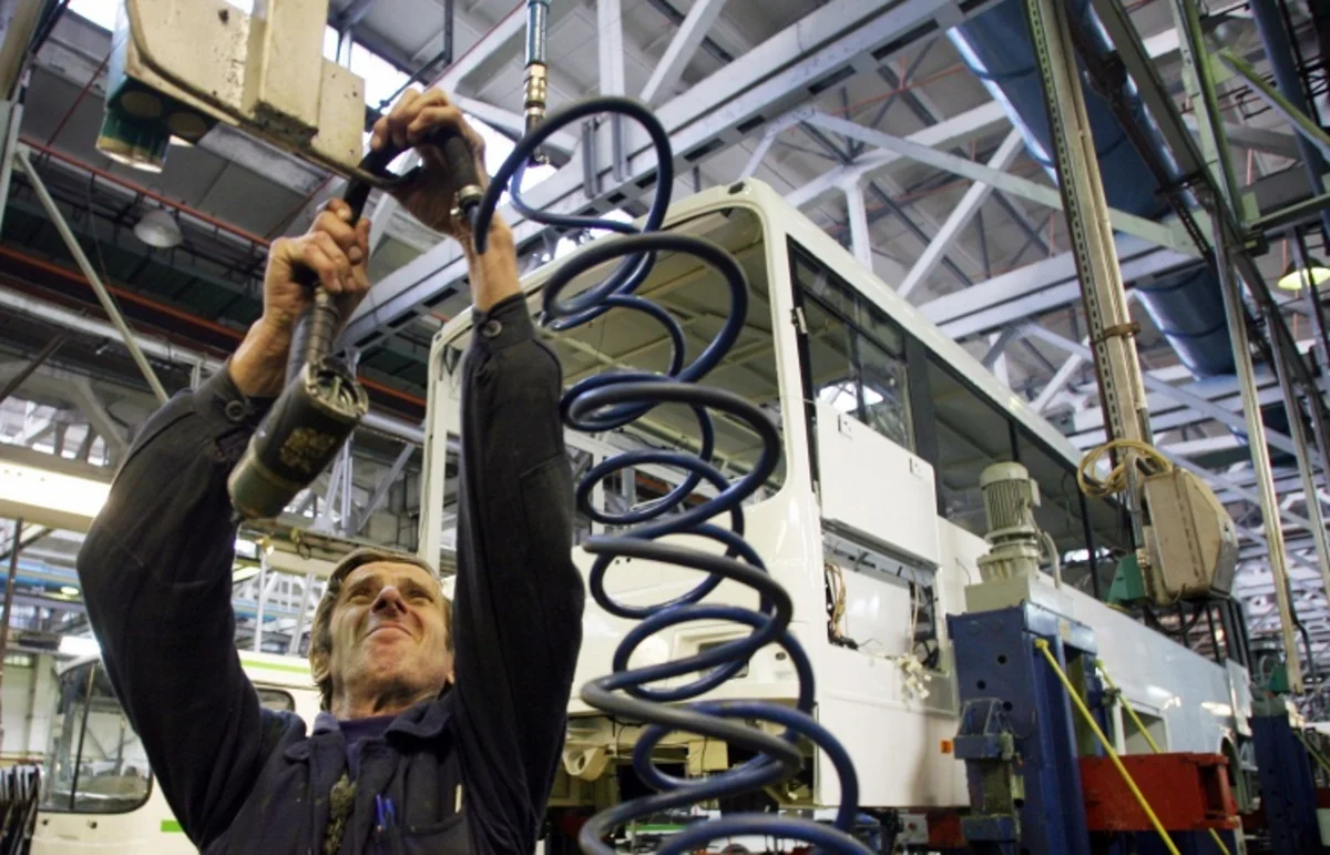 ​Rusiya avtomobil istehsalçıları İran bazarına maraq göstərir