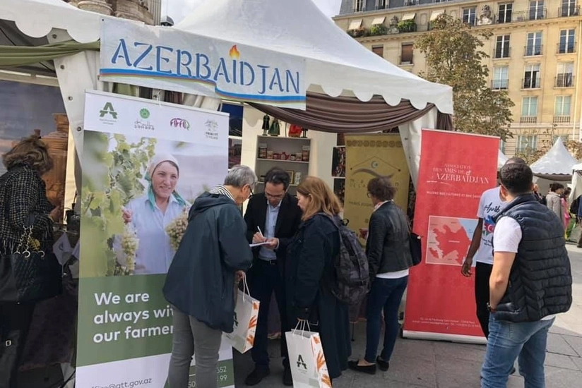 Azərbaycan Parisdə keçirilən “Çay şəhərciyi”ndə təmsil olunur
