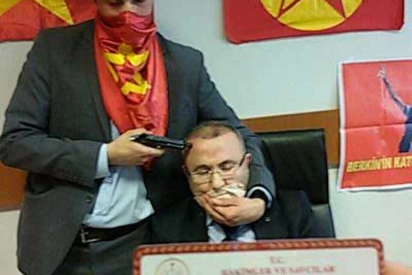 ​İstanbul prokuroru girov götürülüb - FOTO