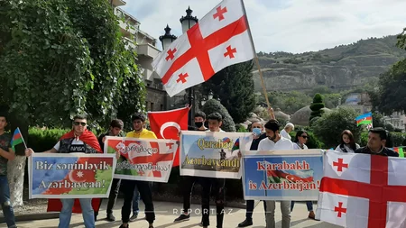 В Тбилиси прошла акция в поддержку Азербайджана