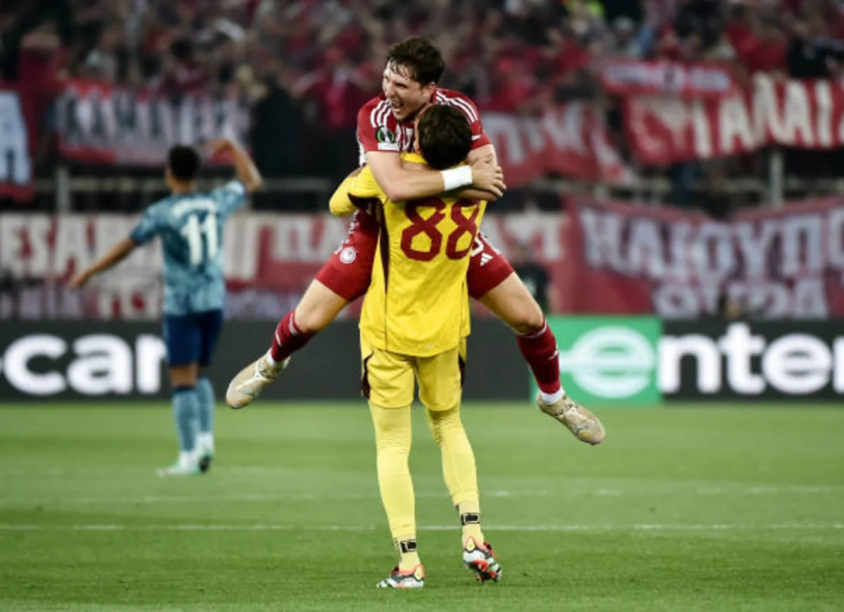 Konfrans Liqası: Olimpiakos finalda Fiorentina ilə qarşılaşacaq