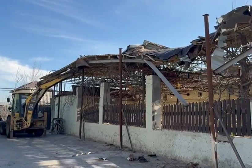 Bakıda qanunsuz tikililər sökülüb