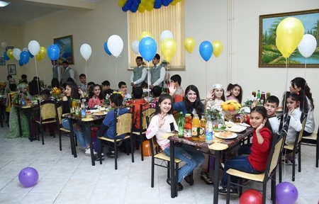 Heydər Əliyev Fondunun təşəbbüsü ilə kimsəsiz və xüsusi qayğıya ehtiyacı olan uşaqlar üçün Novruz şənlikləri keçirilib