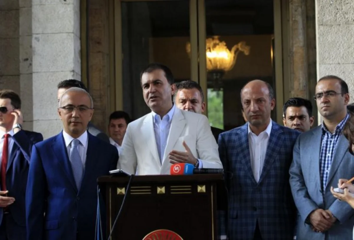 ​Закончились предварительные переговоры AKP и CHP по формированию коалиционного правительства