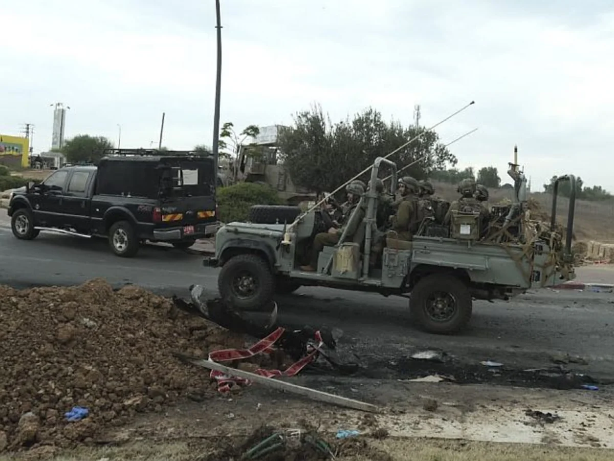 Israeli army begins to clear border area with Gaza Strip from terrorists