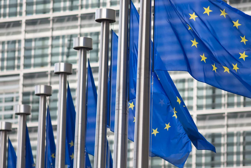 Еврокомиссия на год продлила бесплатный роуминг для украинцев
