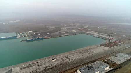 Prezident Bakı Beynəlxalq Dəniz Ticarət Limanı kompleksində RO-RO terminalının açılışında iştirak edib - ƏLAVƏ OLUNUB