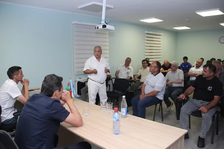 “Turan Tovuz”  klubunun İdarə Heyətinin sədri azarkeşlərlə görüşüb