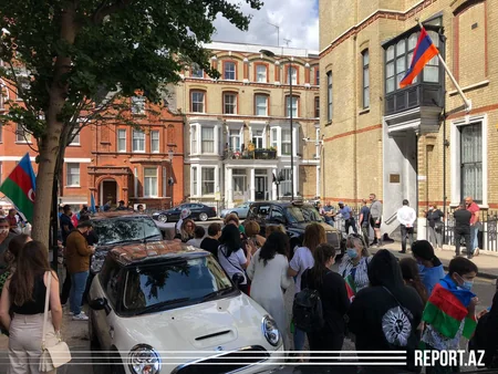 Londonda soydaşlarımız aksiya zamanı erməni təxribatı ilə üzləşib