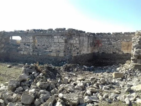 ANAMA: Cocuq Mərcanlı kəndində xeyli qəlpə, 3 ədəd mina gövdəsi və 1 ədəd piyada əleyhinə mina aşkarlanıb