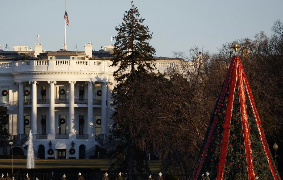 ABŞ-ın birinci Milad küknarı işıqsız qalıb