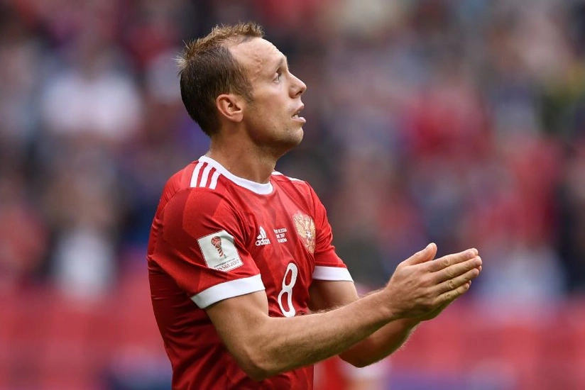 Rusiya yığmasının sabiq futbolçusu içkili halda avtomobil idarə etdiyi üçün saxlanılıb