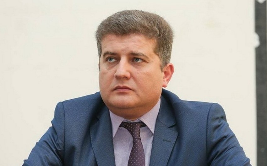 Erkin Qədirli ReAl-dan istefa verən Azər Qasımlını ititham edib