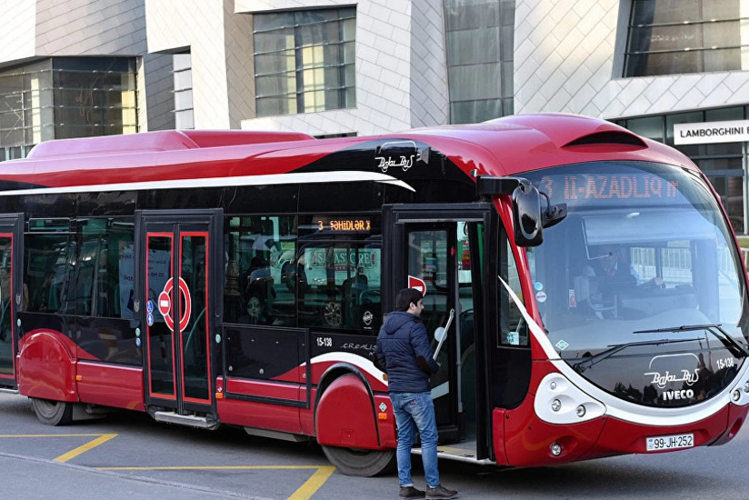 “BakuBus”ın avtobusu ahıl piyadanı vurub