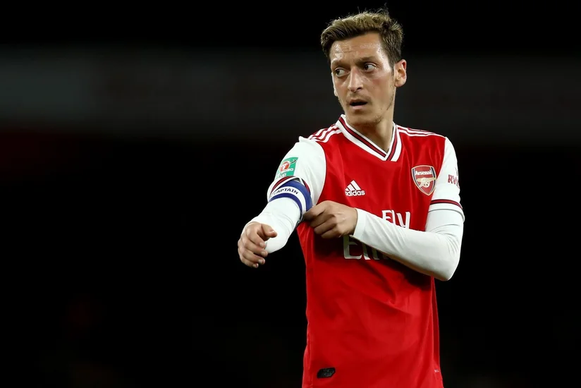 Mesut Özil müsəlman ölkələrini Çində uyğurların hüquqlarının pozulmasına səssiz qalmaqda günahlandırıb
