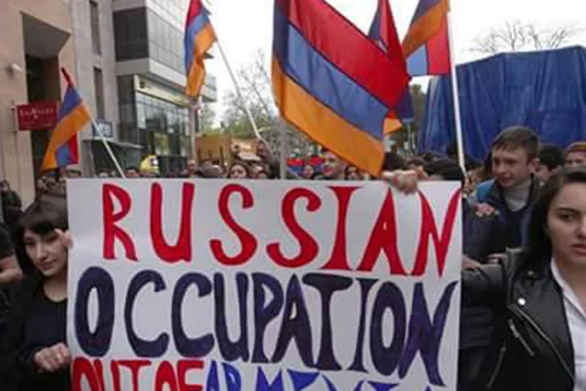 В Ереване проходит акция протеста перед посольством России
