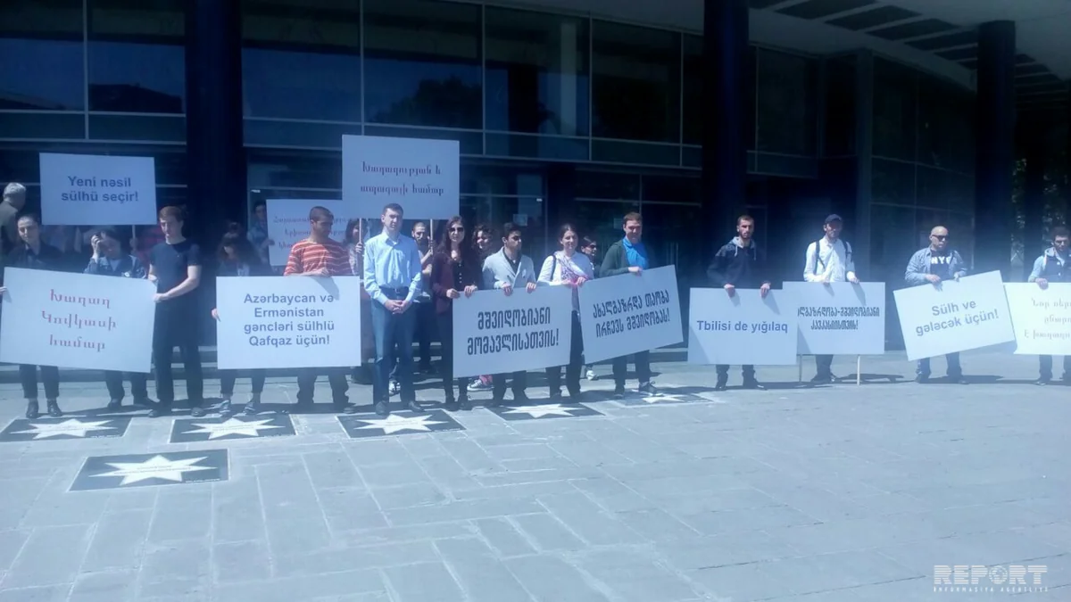 Azərbaycanlı və erməni gənclər Tbilisidə birgə aksiya keçiriblər