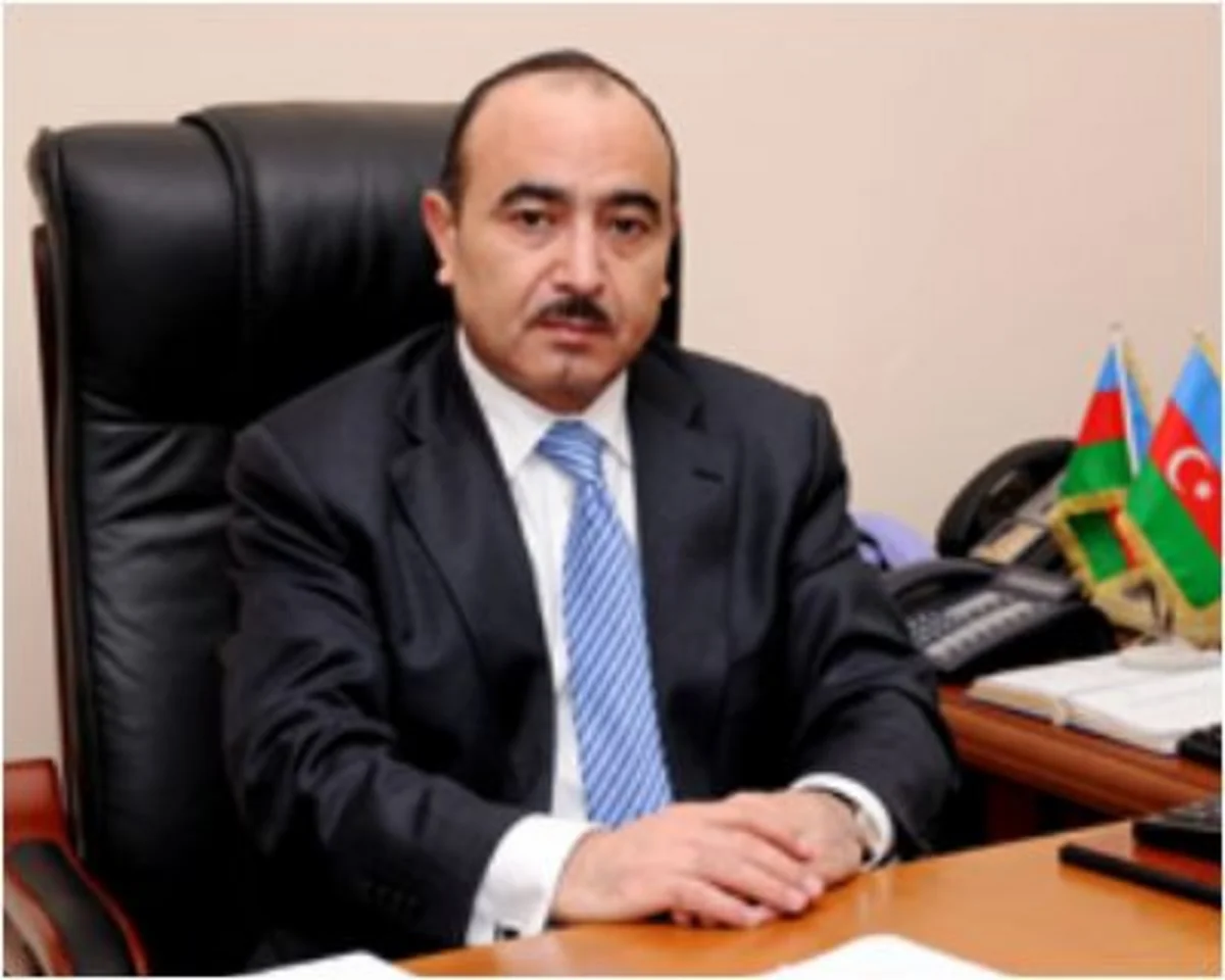 ​Əli Həsənov: “3-5 nəfərin sifarişli məlumatı əsasında hazırlanmış belə açıqlamalar, bəyanatlar və sənədlər qərəzlidir”
