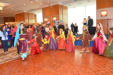 Azərbaycan səfirliyi Budapeştdə təşkil olunan xeyriyyə yarmarkasında iştirak edib