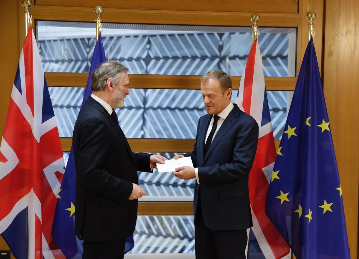 Böyük Britaniya Aİ-dən çıxması ilə bağlı Brüsseli rəsmən xəbərdar edib