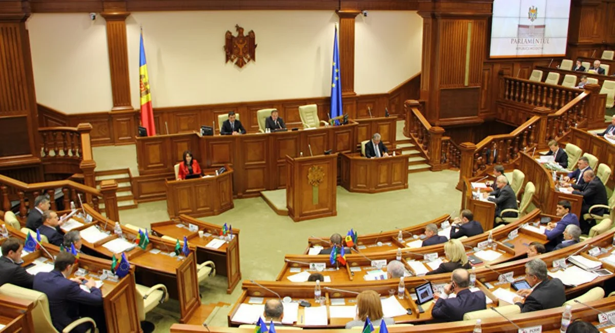 Парламент Молдовы отказался закрепить в конституции пункт о евроинтеграции