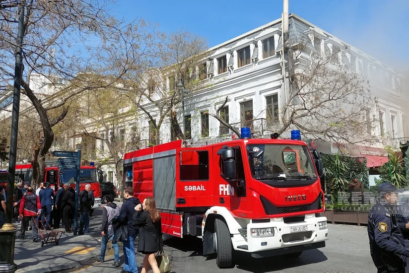 В центре Баку горит кафе
