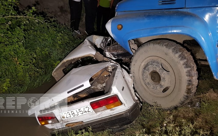 Göyçayda “VAZ 2107” yük avtomobili ilə toqquşub, sürücü ölüb