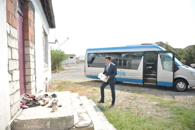 Heydər Əliyev Fondu Qurban bayramı münasibəti ilə aztəminatlı ailələrə qurban payları verib