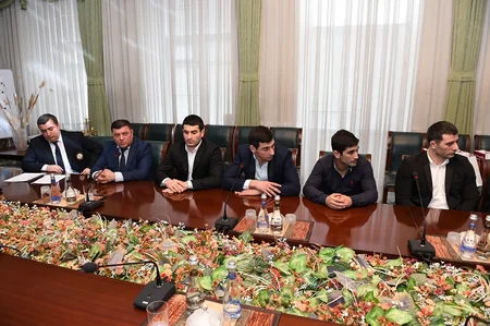 Rövnəq Abdullayev Avropa çempionatında uğur qazanan cüdoçular və onların məşqçiləri ilə görüşüb