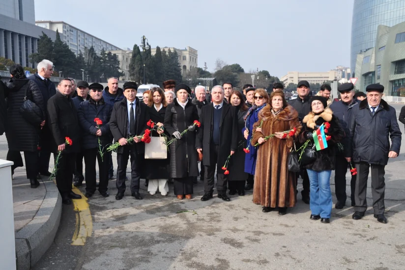 Qərbi Azərbaycan İcmasının rəhbəri və üzvləri Şəhidlər xiyabanını ziyarət edib
